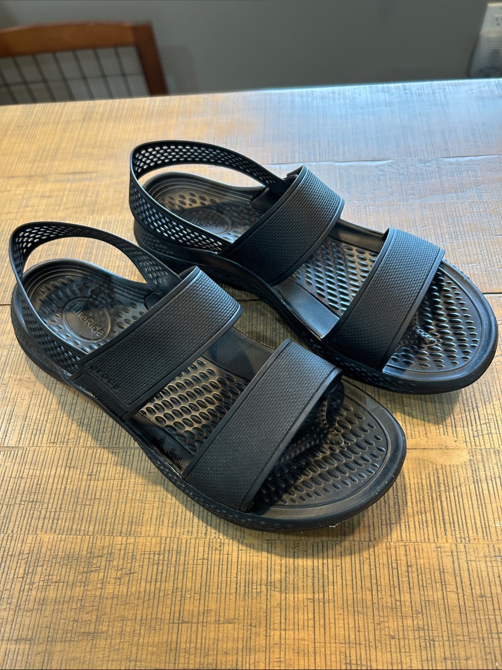 NWOT Crocs Black Sport Sandals Size US 7